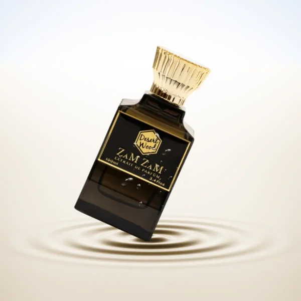 Person wearing DESERT WOOD oriental woody perfume - Long-lasting oud fragrance by ZamZam Perfumes for evening and formal occasions